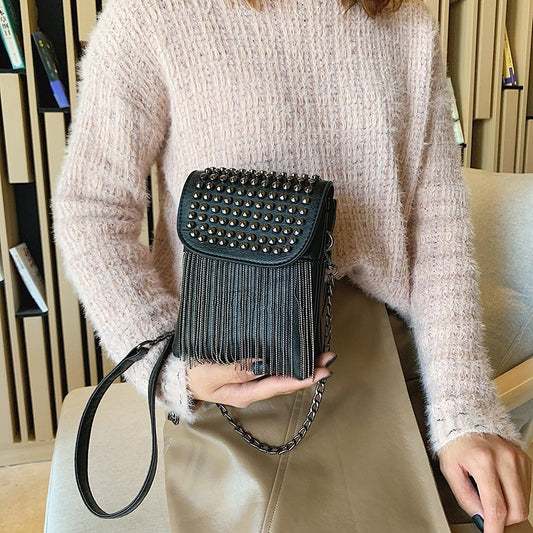Sac à Chaîne Rebel – Clous & Franges Glamrock