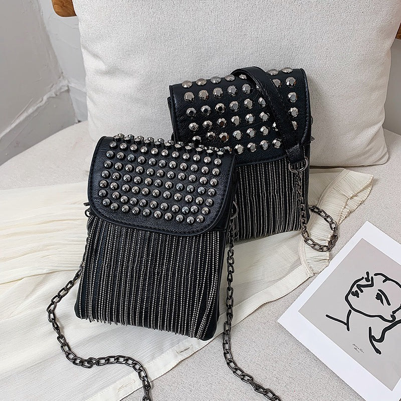 Sac à Chaîne Rebel – Clous & Franges Glamrock